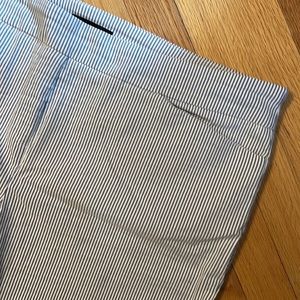 EUC Hillary Radley blue and white pin stripe capris. Stretchy!! Size xxl
